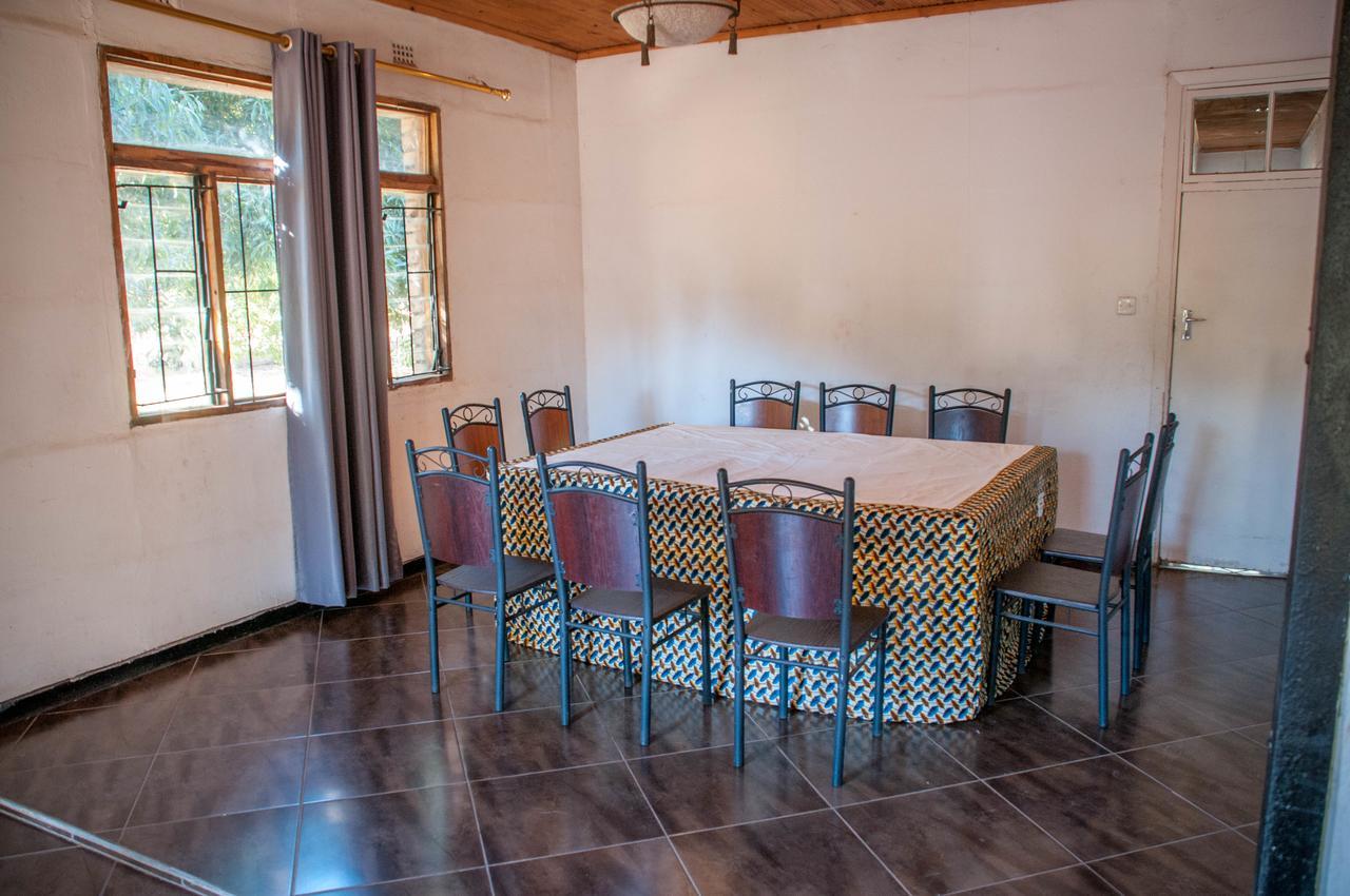 Okavango Lodge Livingstone Bagian luar foto